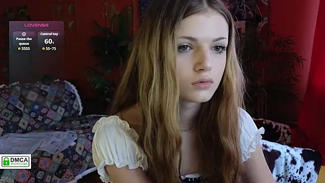 Snapshot of Enji_Rey chatting on May 4, 2026, 11:24 am Enji Rey online show from May 4, 2026, 11:24 am