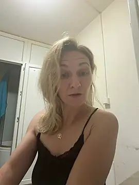 Snapshot of Secret_Ladyx chatting on June 1, 2026, 4:45 am Secret Ladyx online show from June 1, 2026, 4:45 am