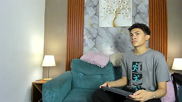 SKYN MAN online show from April 12, 2026, 1:20 am