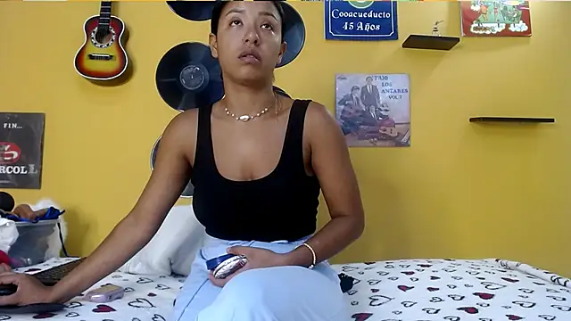 lilithevil32 online show from April 1, 2026, 12:24 am