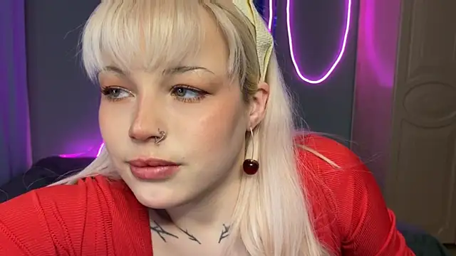 MariaSakura online show from April 13, 2026, 1:04 pm