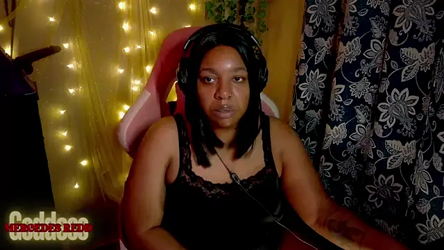 Goddess MercedesRedd online show from July 27, 2026, 1:51 pm