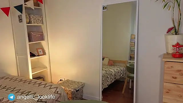 look angelic online show from May 10, 2026, 4:31 pm