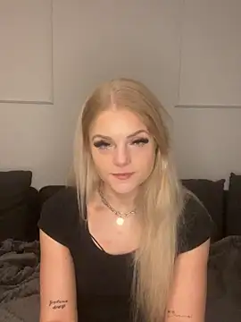 Luna-Noire online show from March 3, 2026, 8:16 pm