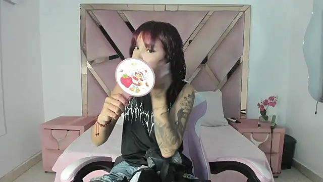 Snapshot of Angell_cherryht chatting on July 8, 2026, 8:31 pm Angell cherryht online show from July 8, 2026, 8:31 pm