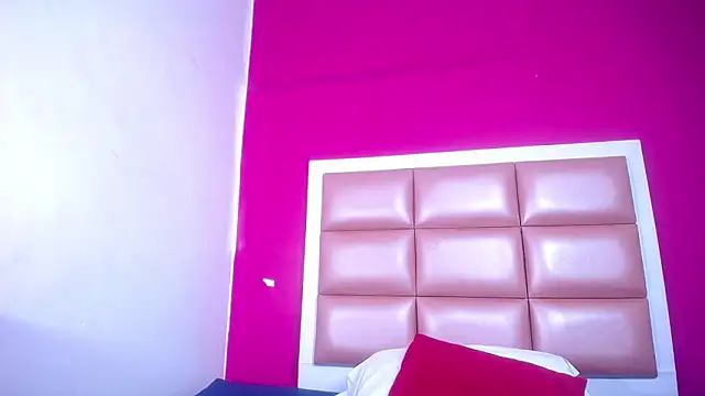 Snapshot of secrett_whore18 chatting on March 4, 2026, 6:37 pm secrett whore18 online show from March 4, 2026, 6:37 pm