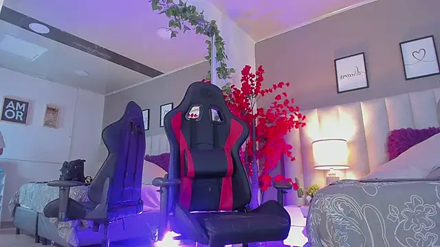 Kiara Kismet  online show from April 21, 2026, 1:42 am