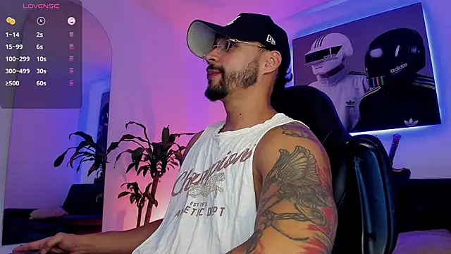 Snapshot of NikoHank_ chatting on June 23, 2026, 7:39 am NikoHank online show from June 23, 2026, 7:39 am