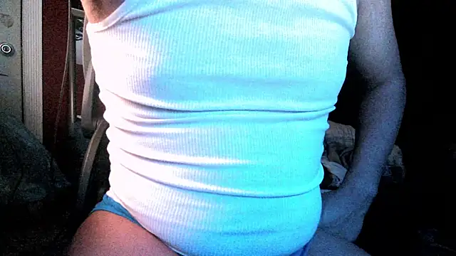 Snapshot of curly_rico chatting on April 28, 2026, 5:23 am curly rico online show from April 28, 2026, 5:23 am