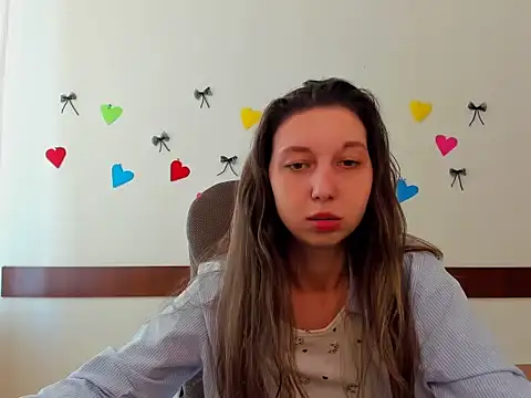 Ellina Star online show from April 6, 2026, 9:10 am