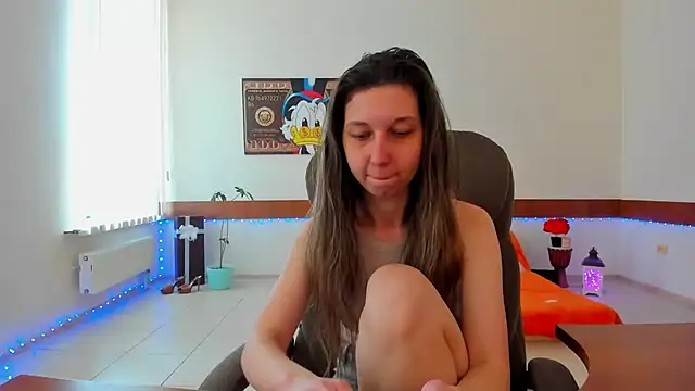 Ellina Star online show from April 10, 2026, 8:10 am