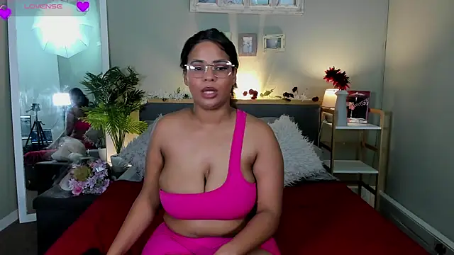 NaughtyTyra online show from April 8, 2026, 7:21 am