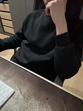 Nira16 online show from April 13, 2026, 2:21 pm