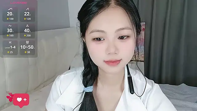 Noelle-2007 online show from April 16, 2026, 5:57 pm