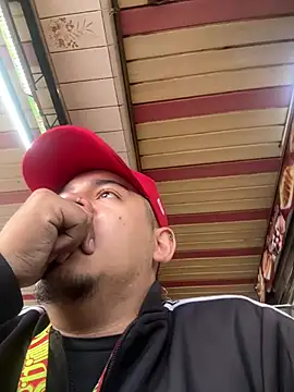 OliverTabordaa online show from April 12, 2026, 1:03 pm