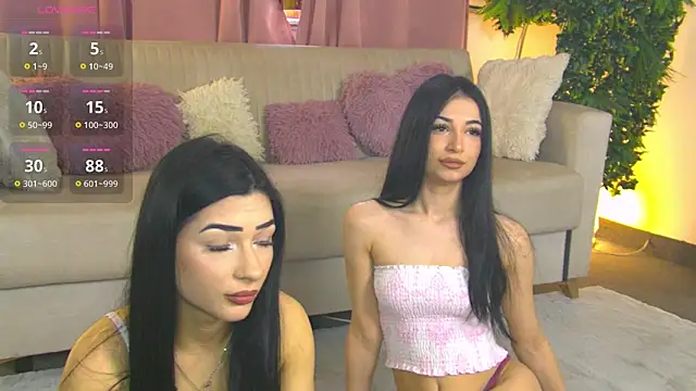 Snapshot of ObsessionDarcieAndAria chatting on May 7, 2026, 4:21 pm ObsessionDarcieAndAria online show from May 7, 2026, 4:21 pm
