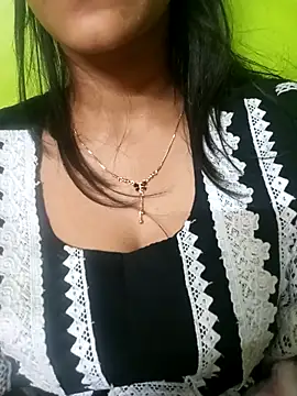 angelmoumita online show from March 26, 2026, 6:06 pm