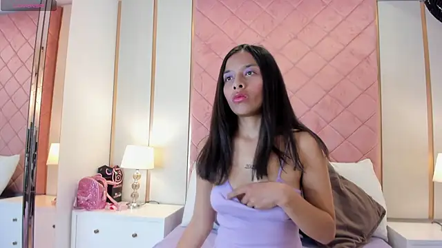 Alexa Jonees online show from April 28, 2026, 7:40 pm