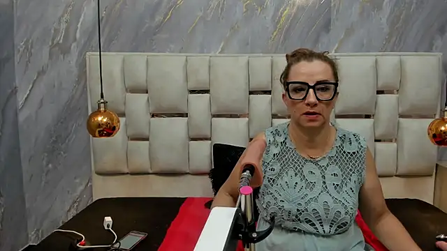 Milf Drip online show from May 24, 2026, 2:39 pm