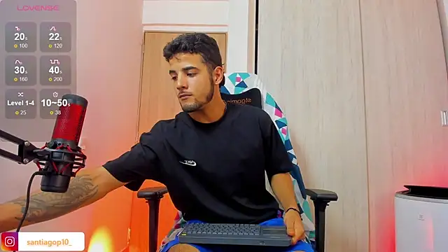 Alexx Lord online show from April 14, 2026, 1:10 am