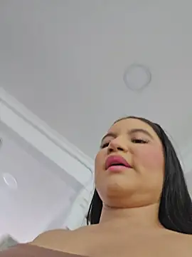 Snapshot of Pretty_Julieta chatting on May 29, 2026, 9:10 pm Pretty Julieta online show from May 29, 2026, 9:10 pm