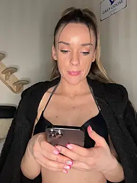 KatieCutieXooo online show from March 8, 2026, 2:04 am