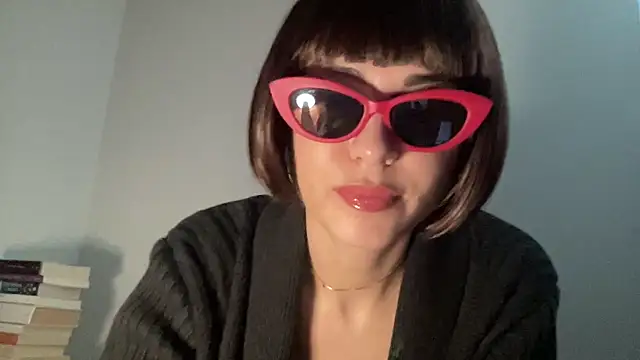 Snapshot of SlowVenomXX chatting on March 17, 2026, 9:34 am SlowVenomXX online show from March 17, 2026, 9:34 am
