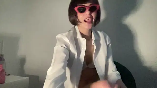 Snapshot of SlowVenomXX chatting on March 24, 2026, 3:12 pm SlowVenomXX online show from March 24, 2026, 3:12 pm