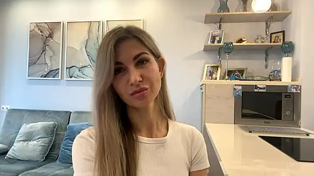 AlisaWhiteness online show from March 18, 2026, 6:27 am