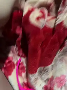 Weter squirt77 online show from April 4, 2026, 3:29 pm