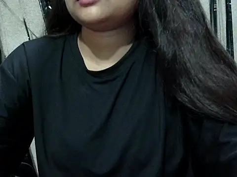 Snapshot of NayraG chatting on June 24, 2026, 4:05 pm NayraG online show from June 24, 2026, 4:05 pm