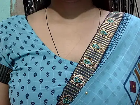 Snapshot of NayraG chatting on June 27, 2026, 5:52 pm NayraG online show from June 27, 2026, 5:52 pm