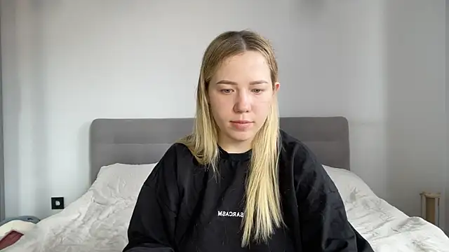 alyrasun online show from May 24, 2026, 7:08 am