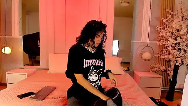 Tyna01 online show from April 5, 2026, 12:23 pm