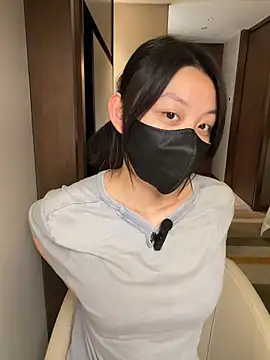 Snapshot of HolyMaidenLily chatting on March 26, 2026, 7:50 am HolyMaidenLily online show from March 26, 2026, 7:50 am