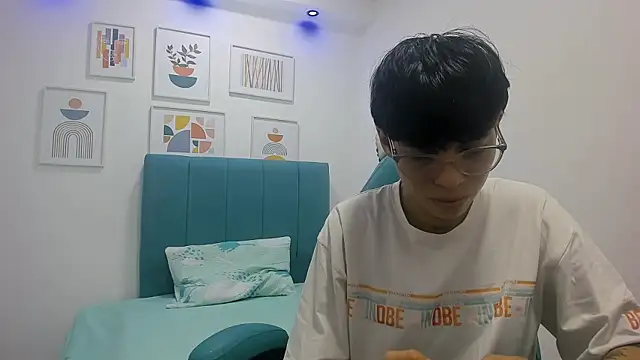 ivyheat3 online show from March 12, 2026, 11:58 am