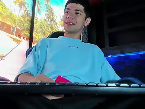 ChristoperGiraldo online show from April 5, 2026, 2:35 pm