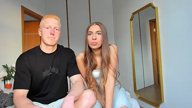 StepSisandStepBro online show from April 17, 2026, 5:27 pm