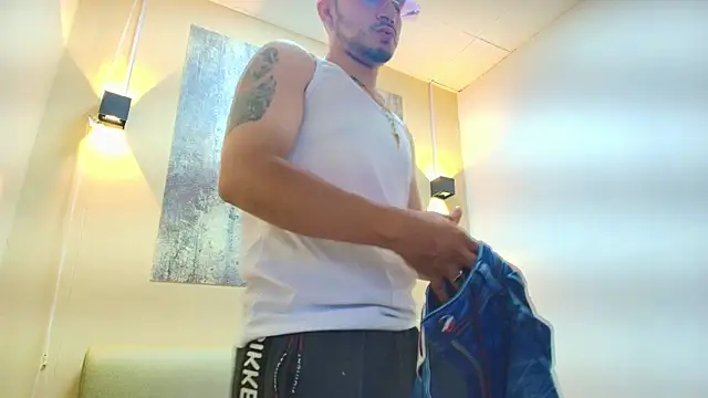 LUCA KINGG online show from March 11, 2026, 7:41 pm