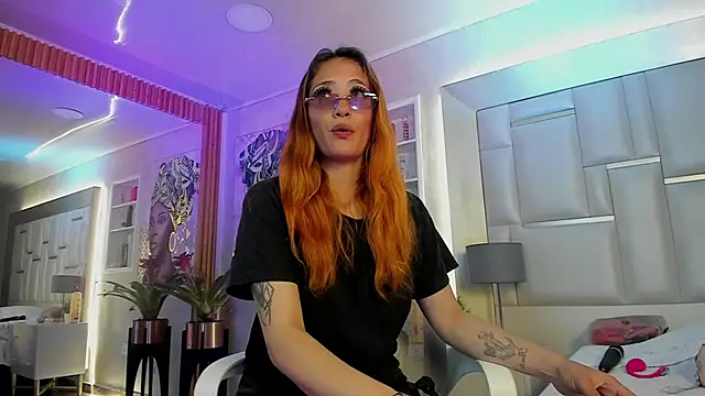 ZoeTaylorl online show from March 30, 2026, 1:01 pm