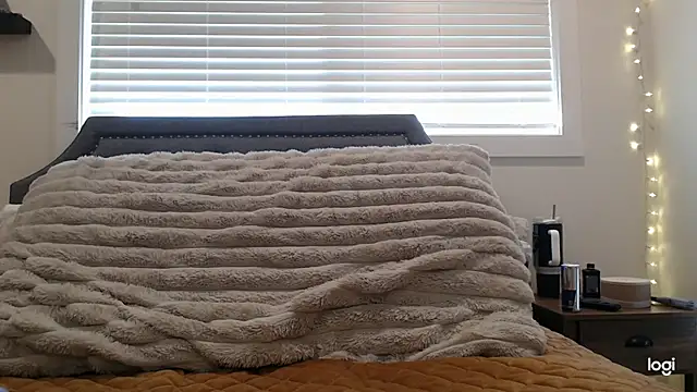 SecretsNextDoor online show from April 8, 2026, 5:25 pm