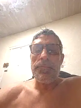 ambrosio669 online show from April 7, 2026, 4:53 pm