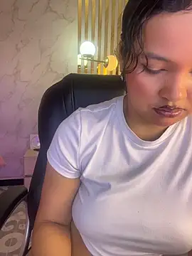 Catalinaa01 online show from May 20, 2026, 3:25 am