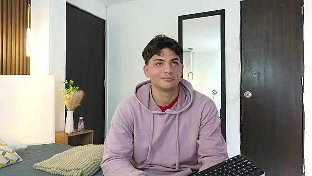 MrAdonis  online show from April 8, 2026, 6:53 pm