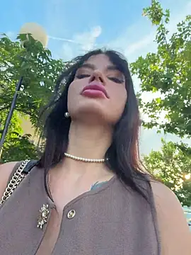 RaniaSnow online show from July 9, 2026, 3:40 am
