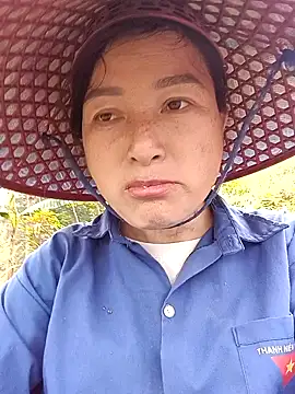 Yuhi3d online show from April 14, 2026, 3:44 am