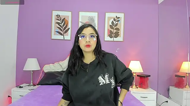 YayaQueen online show from June 6, 2026, 12:21 pm