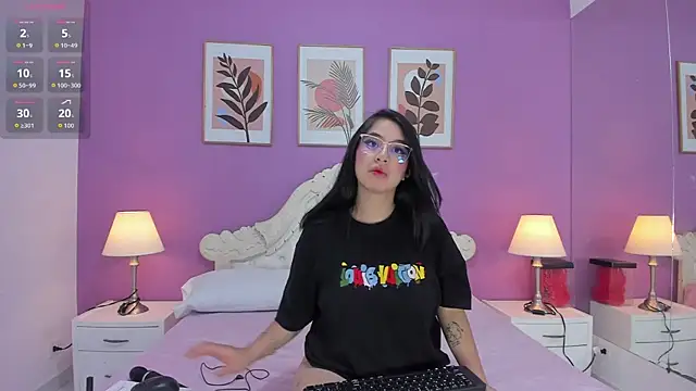 YayaQueen online show from May 27, 2026, 12:12 pm