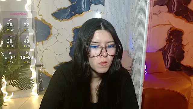 Snapshot of Emy_Tay chatting on March 9, 2026, 11:58 am Emy Tay online show from March 9, 2026, 11:58 am