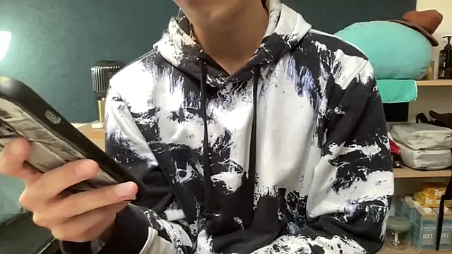 Snapshot of hoppyhops chatting on March 18, 2026, 3:35 pm hoppyhops online show from March 18, 2026, 3:35 pm